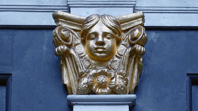 Detail des im Barock gestalteten Seitenportals von St. Nikolai. Foto: Helmut Kuzina