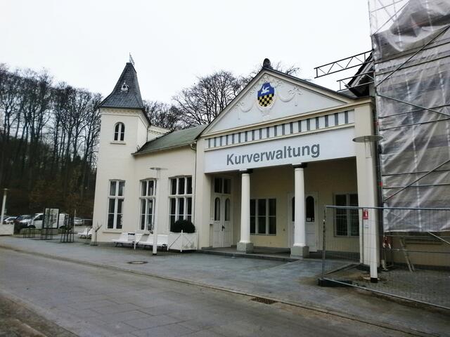 Wir parken unseren Bus ganz in der Nähe der Wilhelmstraße.