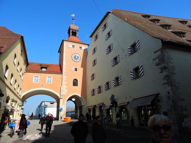 Durch dieses Tor geht es zur Donau !