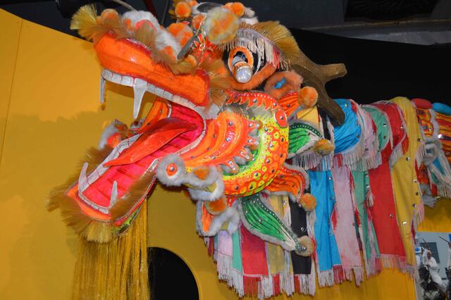 Bei der täglichen Parade vorweg