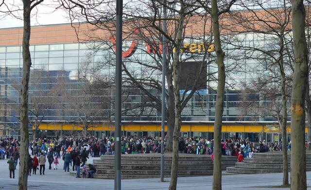 Andrang an der TUI-Arena