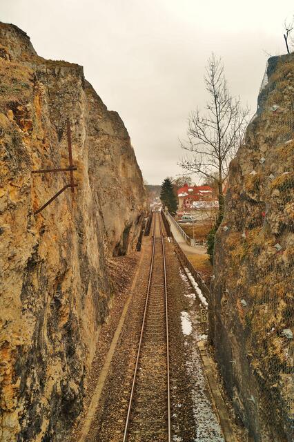 Durch die hohle Gasse muß er kommen!
