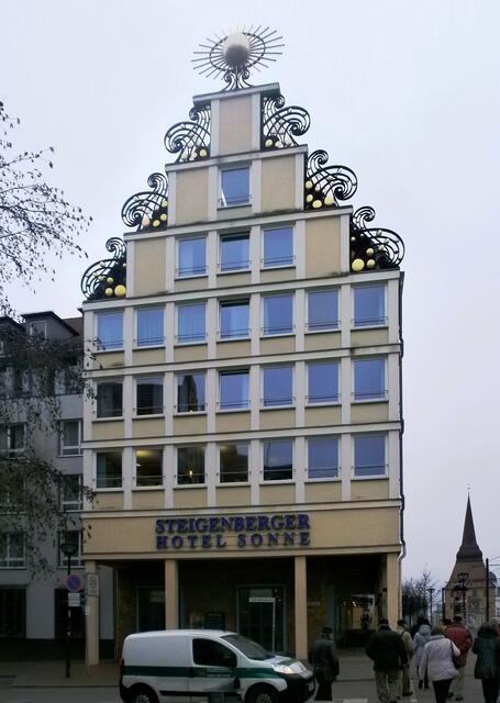 Die prächtigen Giebelhäuser gehen alle auf das Mittelalter zurück und wurden im typischen Stil der norddeutschen Backsteingotik erbaut.