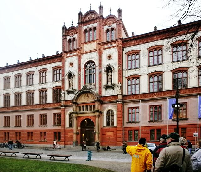 die Universität