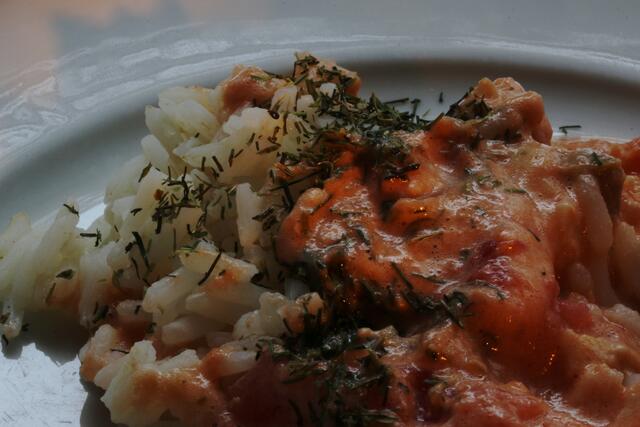 ... dazu Reis und Dill. - Guten Appetit!