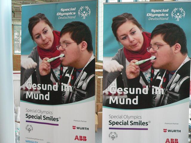 Gesund im Mund! Das von der Wrigley Stiftung und der Stiftung Innovative Zahnmedizin geförderte Programm zur Zahngesundheit bei Special Olympics Deutschland