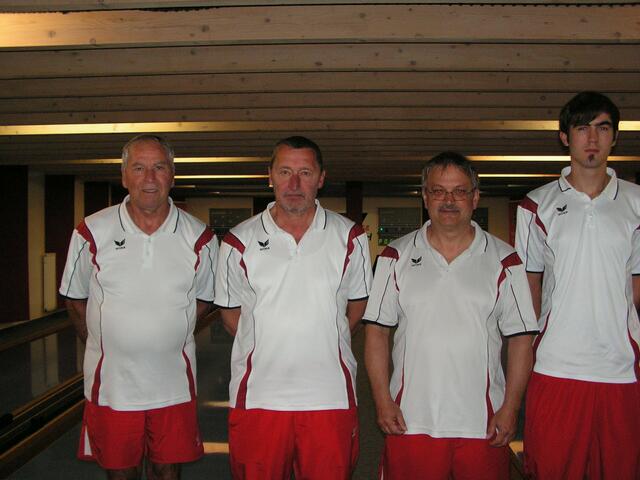 Herren III Kurt Hagl, Helmut Schroll, Klaus Maurer, Markus Geisler. (v links n. rechts)