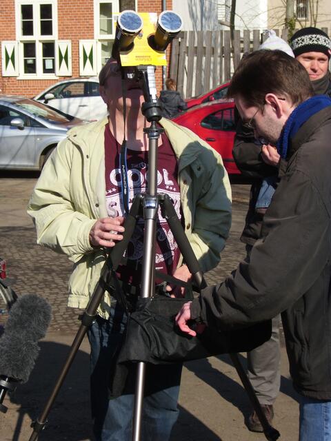 Ein Bastler hatte sein Fernglas "umgebaut".