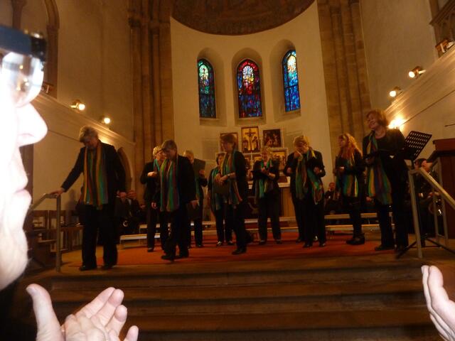 Viel Applaus beim weg gehen.