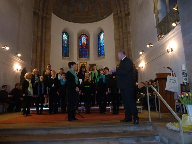 Der gemischte Chor der Deister Freilichtbühne-Barsinghausen,sang zu Anfang das Lied Django.