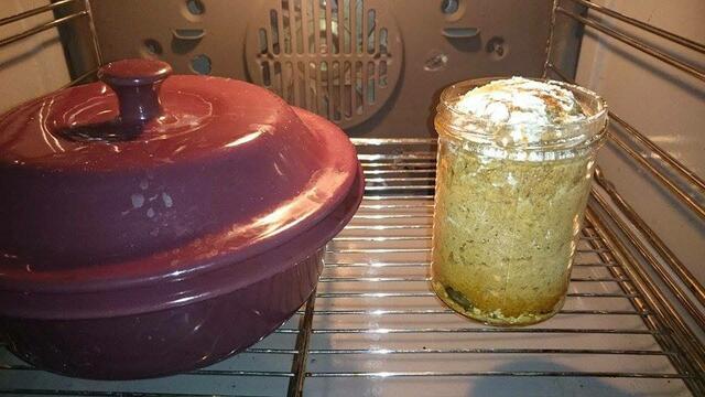 das Glas wurde mit Folie zugedeckt beim BAcken ..