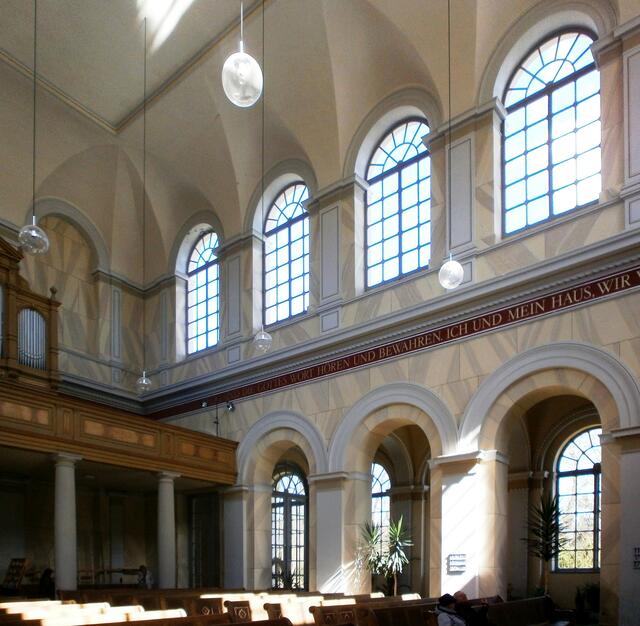 die Schlosskirche aus 1844 (sie war ursprünglich Kurhaus)