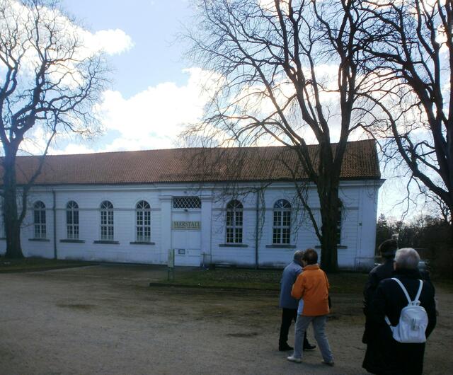 der Marstall aus 1821, welcher der ehemalige Pferdestall des Malte von Putbus