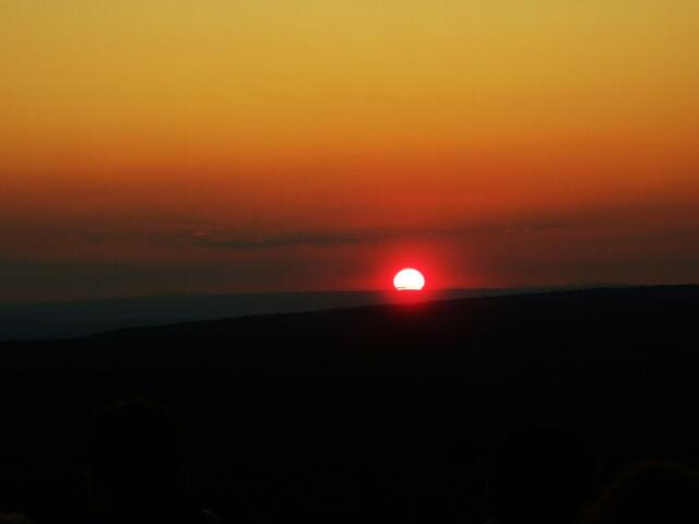 Sommersonnenwende an 26.6.2010  - Sonnenuntergang hinter dem Brocken !