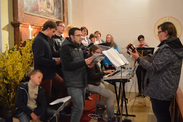 musikalisch wurde der Gottesdienst von der Herbertshofener Gruppe "Clementones" begleitet