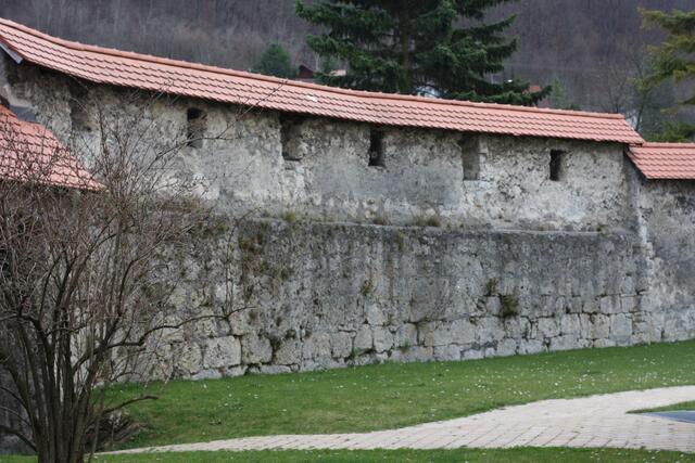 Alter Wehrgang auf der Kirchhofmauer