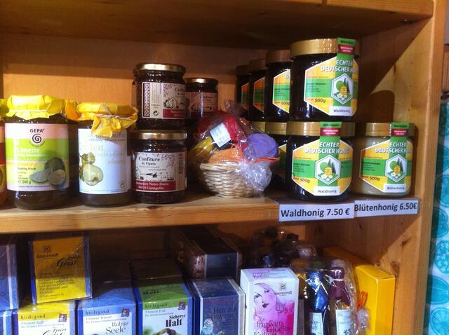 Das kann man alles im Klosterladen erwerben.