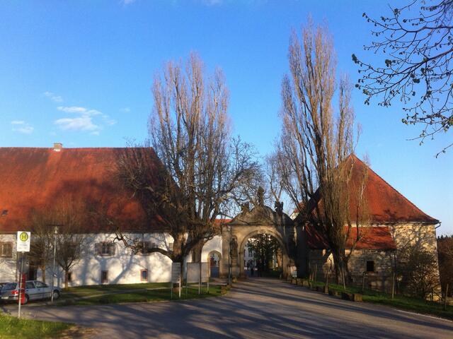 Hier geht’s ins Kloster.