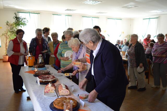 das Kuchenbuffet wurde "gestürmt"
