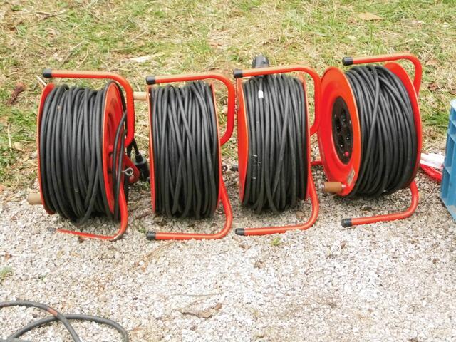 Hunderte Meter an Stromkabel müssen verlegt werden