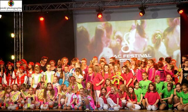 Teilnehmer des Little Dance Contest beim STAC-FESTIVAL AUGSBURG - Foto: Michael Ortner, http://www.ichmagaugsburg.de
