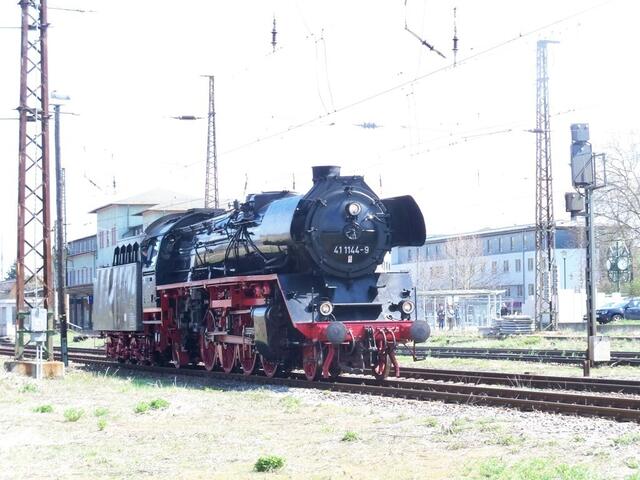 41 1144-9 Umsetzen im Bhf Naumburg Saale Hbf