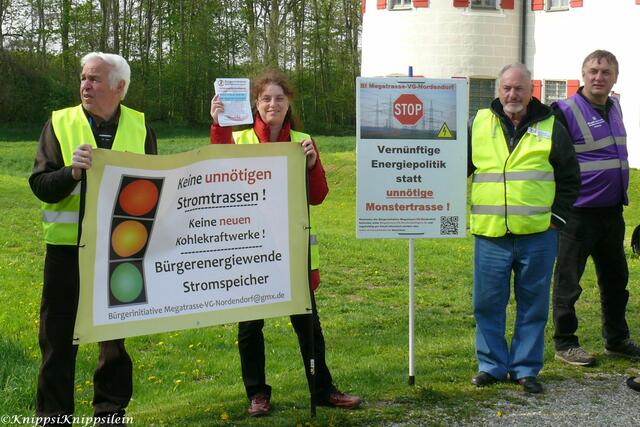 Auch die BI Megatrasse-VG-Nordendorf aus dem Landkreis Augsburg war mit Petra, Chris und Rainer vertreten!