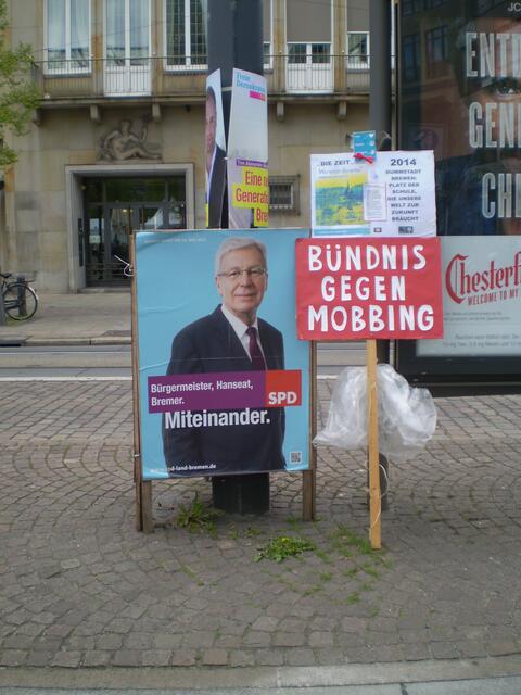 BAKI-Plakat am 1. Mai 2015 nach der DGB-Veranstaltung auf dem Domshof in Bremen