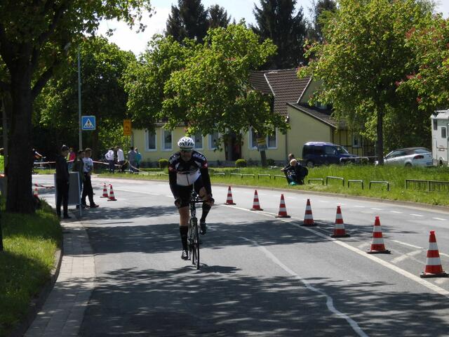 Rainer hat die ersten 10 km geschafft; wenden und noch einmal die gleiche Strecke.