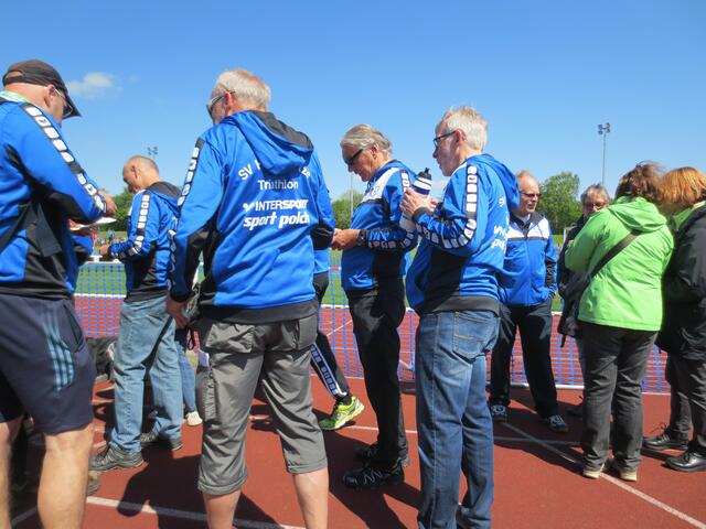 Die neuen Kapuzenshirts des SV Hertha Otze fielen in der Masse sehr gut auf.