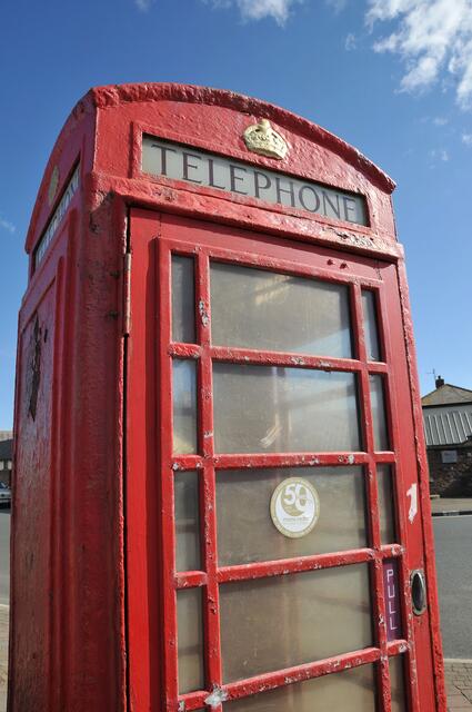 Auch auf der Isle of Man zu finden: die schönen alten roten Telefonzellen.