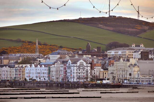 Am Strand von Douglas, der Hauptstadt der Isle of Man.