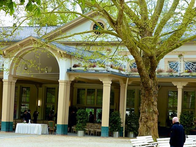 Die Orangerie, früher Wandel- und Trinkhalle