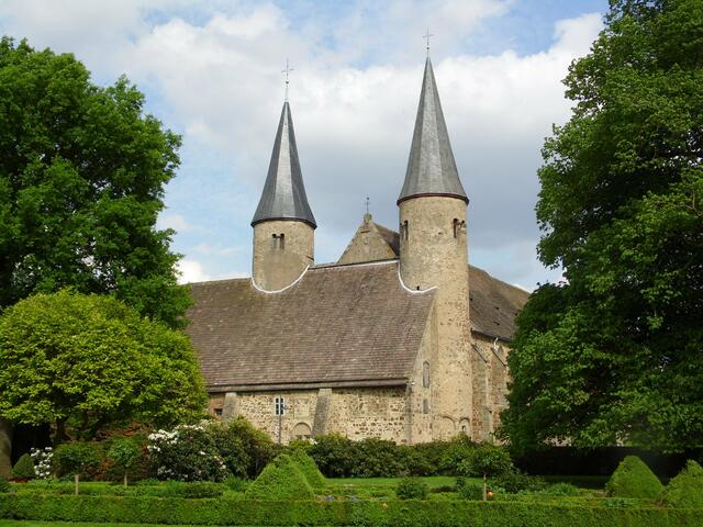 Das einstige Benediktinerinnenkloster ist ein gewaltige Anlage.