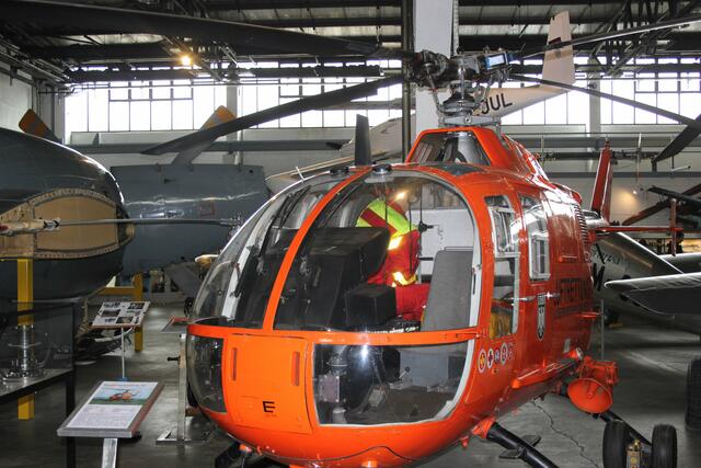 BO 105