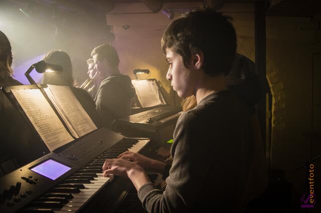 Eine perfekte Show präsentierte die Baerenbande der Friedberger Konradin-Realschule im Augsburger Jugendhaus Lehmbau