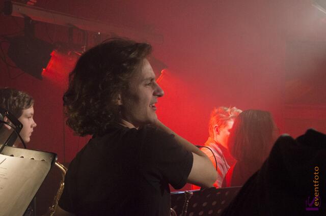 Eine perfekte Show präsentierte die Baerenbande der Friedberger Konradin-Realschule im Augsburger Jugendhaus Lehmbau