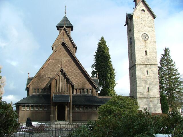 ...auf zur Kirche Wang...