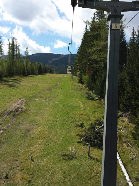 ..ein kleines Stück können wir mit dem Lift fahren..