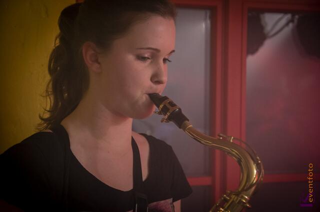 Eine perfekte Show präsentierte die Baerenbande der Friedberger Konradin-Realschule im Augsburger Jugendhaus Lehmbau