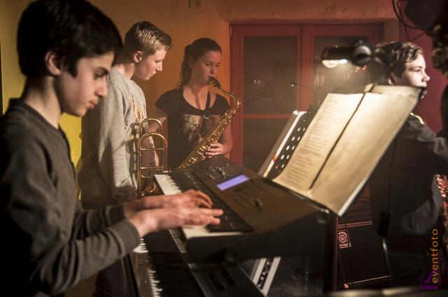 Eine perfekte Show präsentierte die Baerenbande der Friedberger Konradin-Realschule im Augsburger Jugendhaus Lehmbau