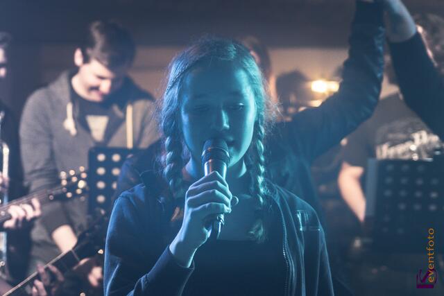 Eine perfekte Show präsentierte die Baerenbande der Friedberger Konradin-Realschule im Augsburger Jugendhaus Lehmbau