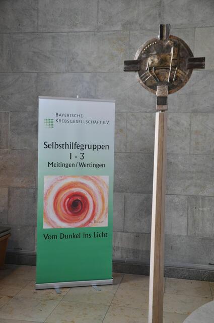 Roll up "Vom Dunkel ins Licht"