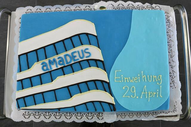 Torte zur Einweihungsfeier von der Firma Heller aus Oberursel