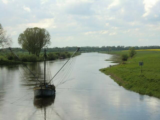 Der Aalfänger auf der Weser bei Schlüsselburg.