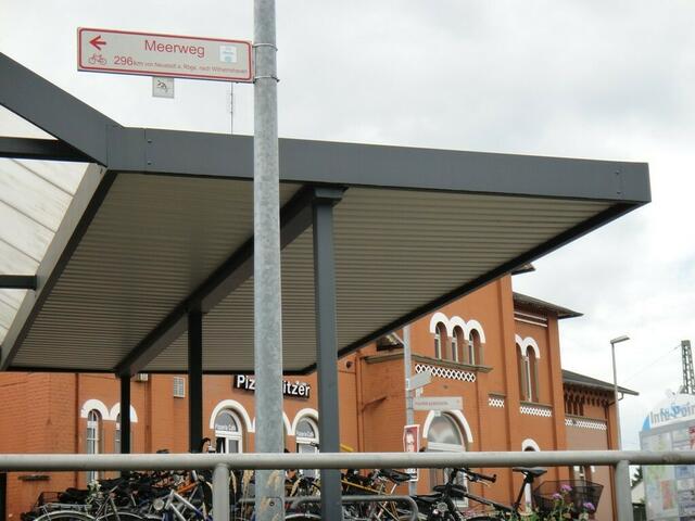 Am Bahnhof von Neustadt am Rübenberge beginnt der Meerweg.