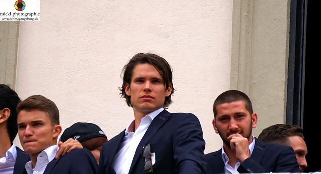 FCA-Fan-Feier auf dem Rathausplatz Augsburg - Foto: Michael Ortner - http://www.ichmagaugsburg.de