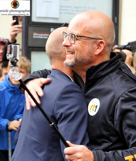 FCA-Fan-Feier auf dem Rathausplatz Augsburg - Foto: Michael Ortner - http://www.ichmagaugsburg.de