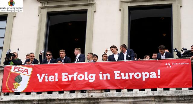 FCA-Fan-Feier auf dem Rathausplatz Augsburg - Foto: Michael Ortner - http://www.ichmagaugsburg.de