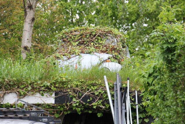 Was steht denn dort auf der Garage?